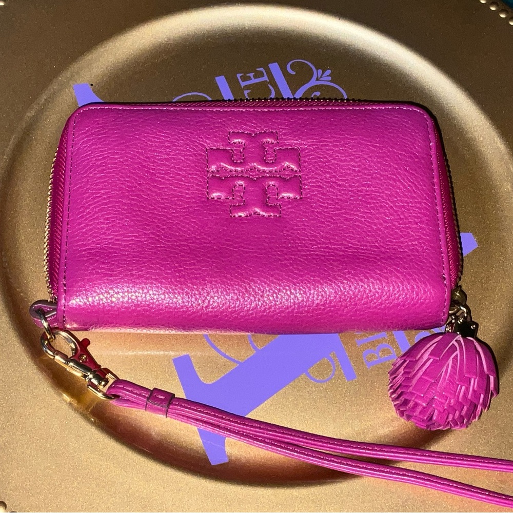 Tory Burch Thea Smartphone Wristlet Wildberry Pink Leather Wallet EUC hot pink - Picture 2 of 10